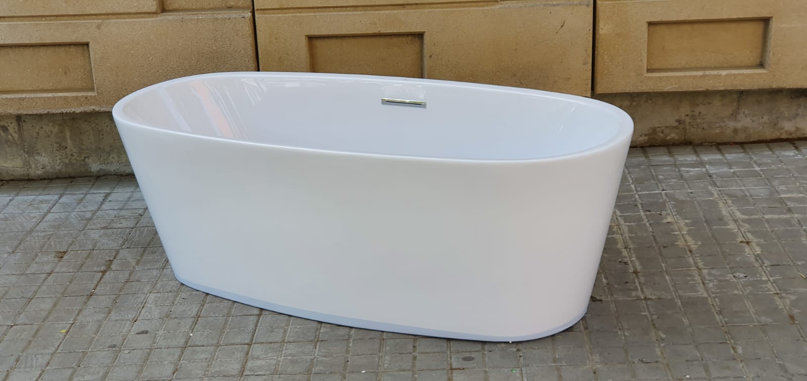 ban_era 60x173x80cms. peso 30_6kgs _120eu._ 1u